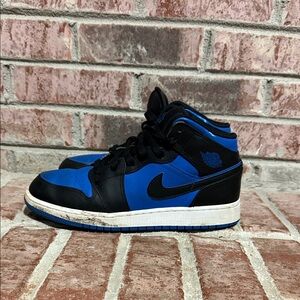 Kids Jordan 1 mid hyper royal blue and Black sneakers size 6.5y
